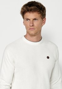 Koroshi Vesta - crudo offwhite