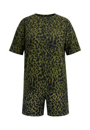 Grünes Kurzarmhemd und Shorts-Set mit schwarzem Leopardenmuster, lockere Passform, lässiger Stil, auf weißem Hintergrund dargestellt.