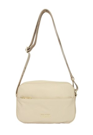 Borsa a spalla beige realizzata in nylon morbido, forma rettangolare, presenta una tasca frontale con zipper e una tracolla regolabile con accenti del logo.