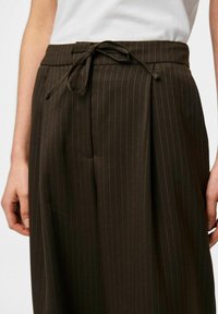 Pieces Pantalon classique - delicioso