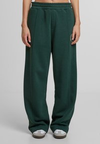 PROHIBITED CAMDEN - Pantalones deportivos - green