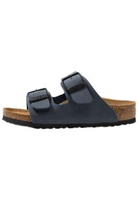 Tvåremmade sandaler i marinblått, tillverkade av mjukt läder med en korkfotbädd och svart gummisula, med justerbara spännen för bättre passform.