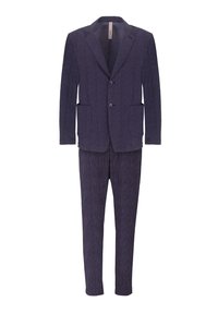 Completo blu navy a righe con giacca a due bottoni caratterizzata da risvolti e pantaloni dritti coordinati.