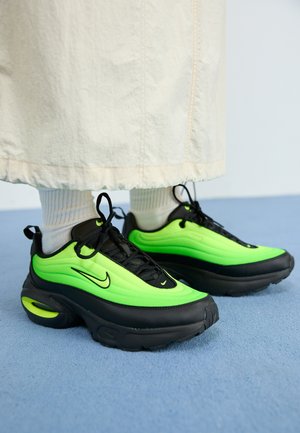 AIR MAX PORTAL - Sportcipő - black/volt/green strike