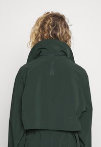 Lacoste Gabardina - black