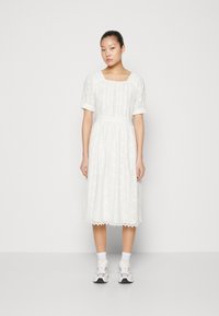 YAS - YASKIMBERLY MIDI DRESS - Nappali ruha - white Miniatűr kép 1