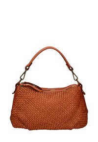 Borsa in pelle intrecciata di un arancione bruciato con forma strutturata, doppio manico e accessori in metallo. Presenta una chiusura con zip sulla parte superiore.