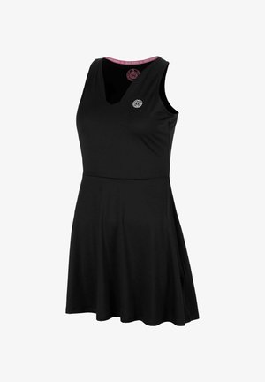 Robe noire sans manches avec col en V, taille cintrée, jupe évasée, petit logo blanc sur la poitrine, et bordure intérieure de col rose avec texte.