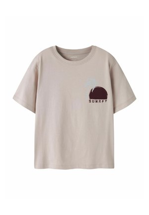 NKMFEMMIN BOX - T-shirts print - chateau gray