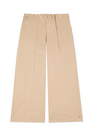 Beige broek met wijde pijpen, elastische tailleband en plooien aan de voorkant, gemaakt van gladde stof, plat neergelegd op een witte achtergrond.