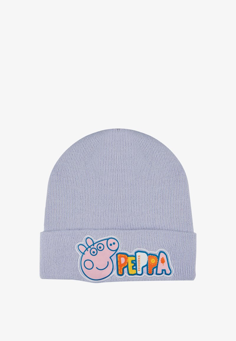 Hellblau gestrickte Mütze mit umgeschlagenem Bund, versehen mit einem Peppa Pig Aufnäher in Pink und bunten Buchstaben auf der Vorderseite.