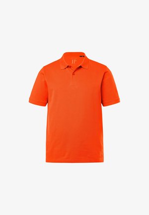 Orange Polohemd aus glattem Baumwollstoff. Verfügt über einen klassischen Kragen, kurze Ärmel und eine Knopfleiste mit einem einzelnen Knopf. Sauberes Design ohne Muster.