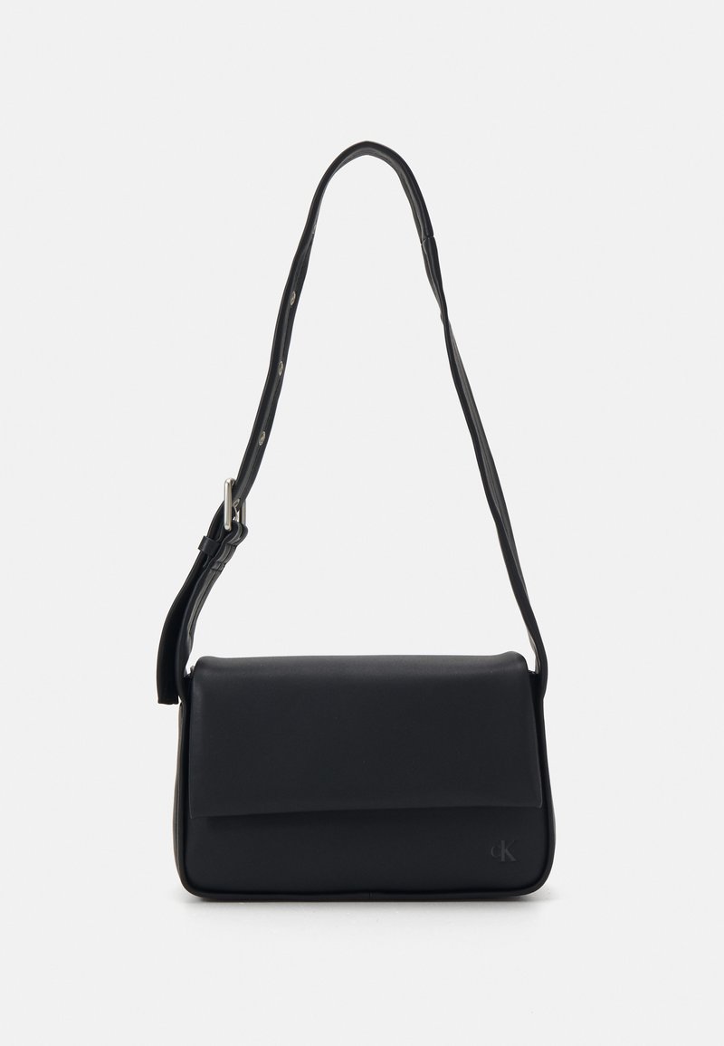 Calvin Klein Jeans BLOCK FLAP SHOULDERBAG - Torba preko tijela - black