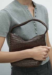 Massimo Dutti BUCKET - Handtas - dark brown