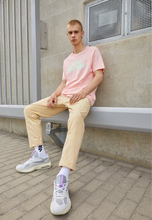 Triko s potiskem - bleached coral/lime ice