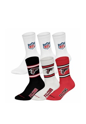 Weiße Crew-Socken mit NFL-Logo und schwarze, weiße und rote Atlanta Falcons-Socken mit Teamlogo und Namen in fetten Buchstaben.