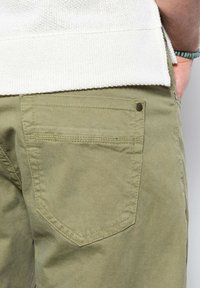 Ombre Šortky - khaki
