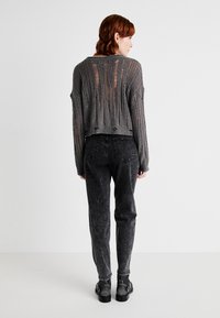 Noisy May NMMARY ONECK - Strikkegenser - charcoal gray