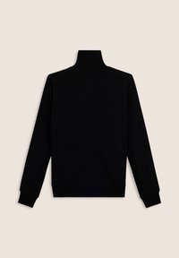 Sweatshirt noir à col montant avec des manches longues, des poignets et un ourlet côtelés ; tissu lisse ; design simple et dépouillé avec une couleur unie.