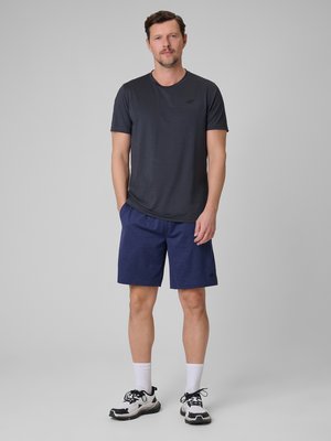 4F, - Krótkie spodenki sportowe