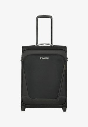 Valise de voyage noire en tissu, dotée d'une poignée rétractable, d'un compartiment zippé et d'une poche avant au design épuré.