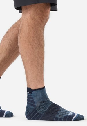 Millet, CHAUSSETTES PARMELAN QUARTER - Sneaker socks - bleu marine