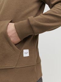 Jack & Jones JJEBASIC HOOD - Felpa con cappuccio - otter