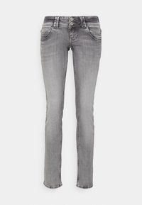 Jeans de mezclilla gris de corte ajustado, con cierre de dos botones, cinco bolsillos y un ligero desgaste en la parte frontal para textura y detalle de dise�ño.