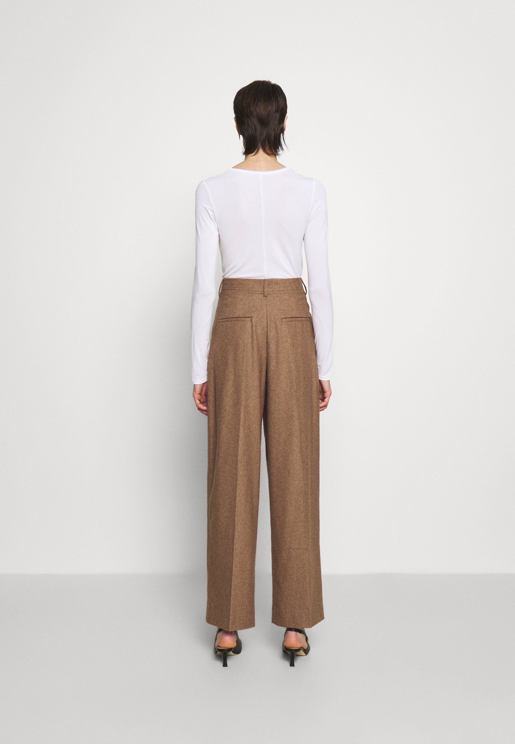 House of Dagmar VALENTINA - Pantalones - nocciola/beige - Zalando.es