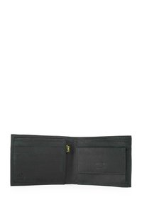 Billetera de piel negra con múltiples compartimentos para tarjetas y un compartimento adicional. Presenta un discreto logo en relieve y una etiqueta amarilla contrastante en el interior.