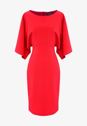 Czerwona sukienka z okrągłym dekoltem, krótkimi rękawami w kształcie nietoperza, dopasowaną talią i prostą spódnicą. Wykonana z gładkiego materiału o subtelnej fakturze.