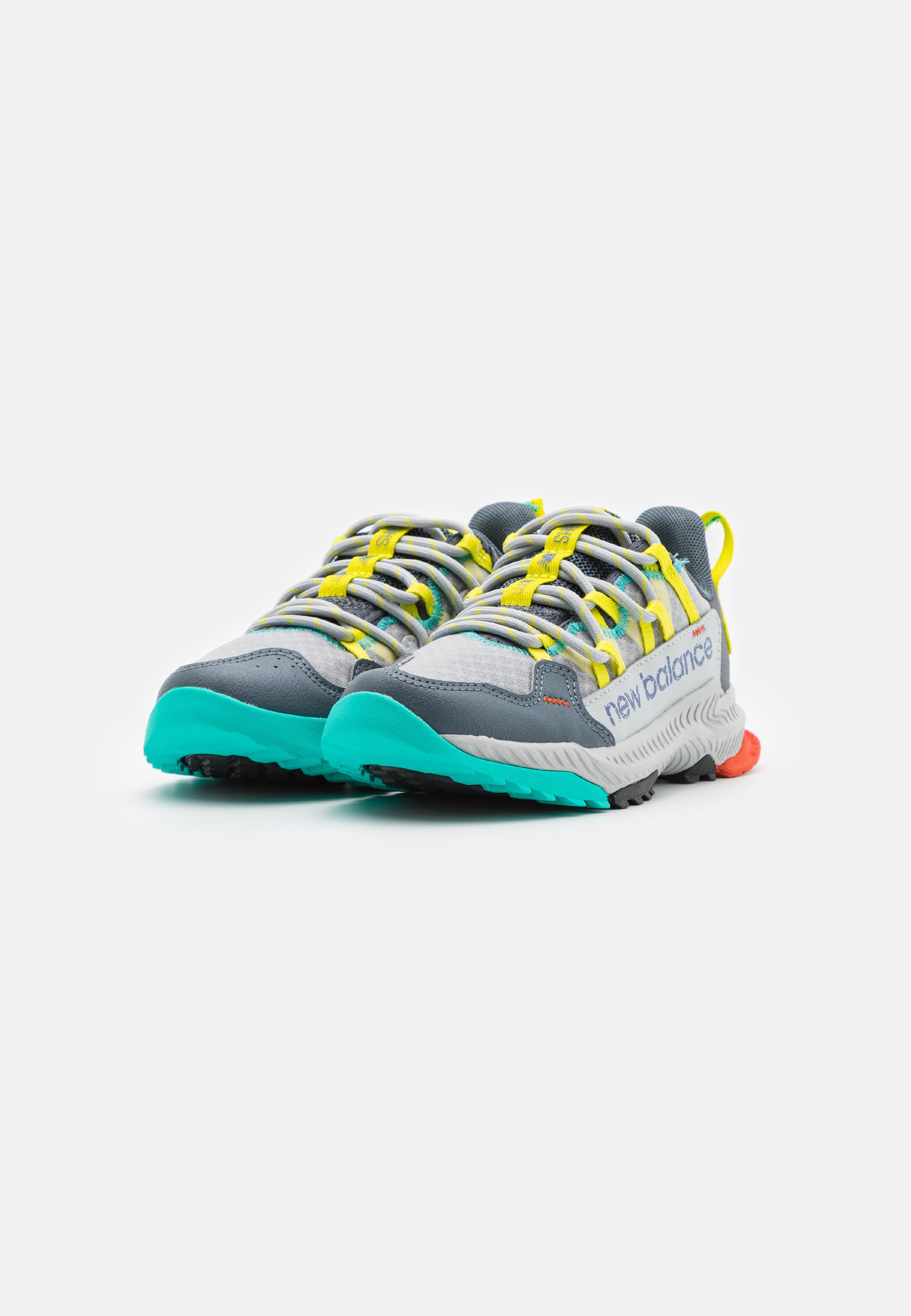 new balance trail shando trainers in black and aqua