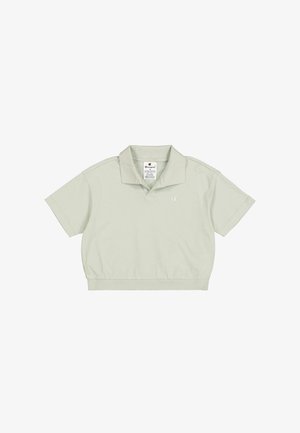 Polo shirt verde chiaro a maniche corte, realizzato in morbido cotone. Presenta un colletto classico, maniche corte e un piccolo logo sul lato sinistro del petto.
