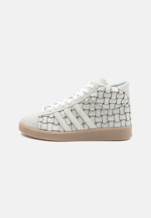 adidas Originals JABBAR UNISEX - Sneakers alte - off white/cream white/shadow brown