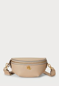 Borsa in pelle beige chiaro con forma curva, hardware dorato, chiusura con zip superiore e cucitura a contrasto. Dotata di una tracolla regolabile.