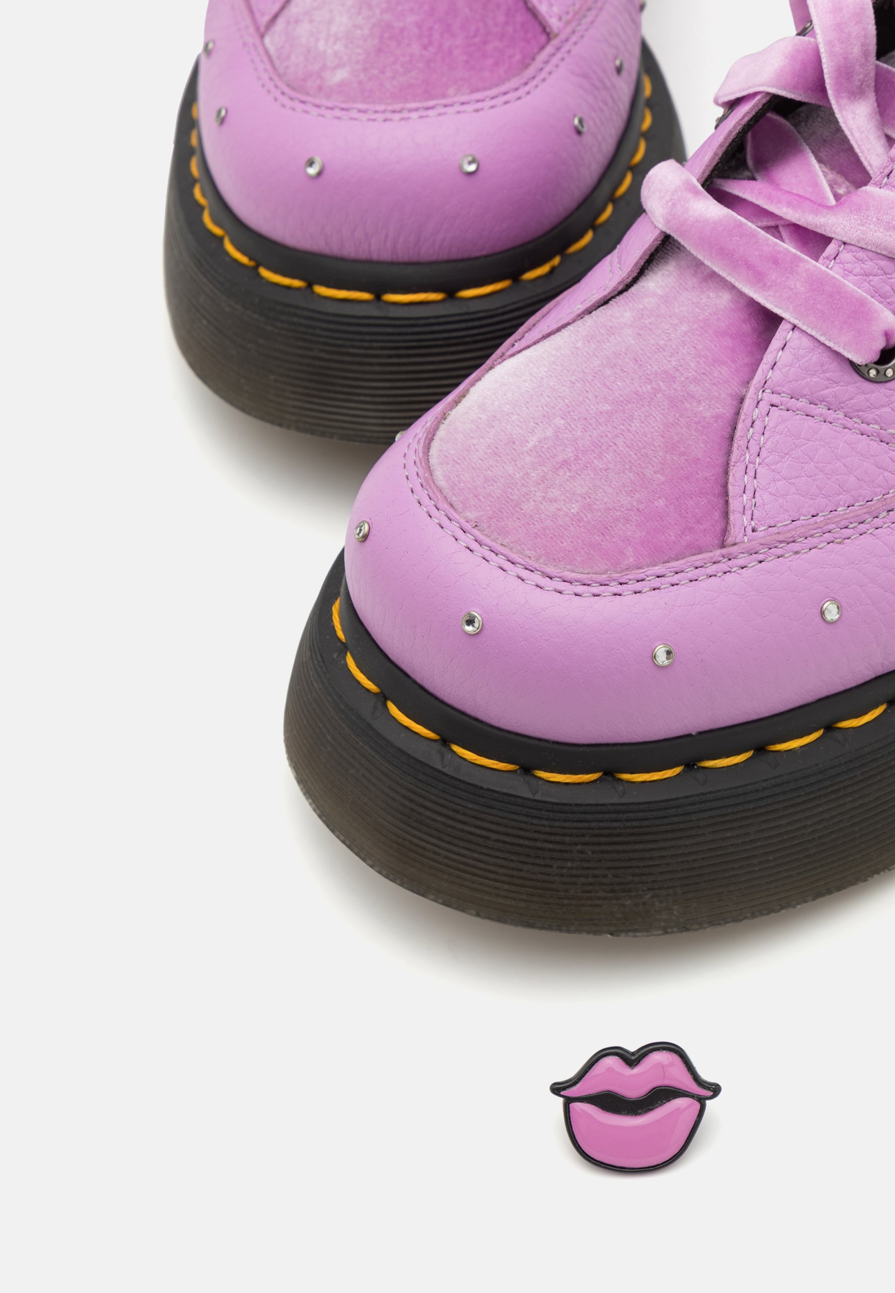 中古 Bratz × Dr.Martens Buzz 5 Hole Shoes 中古・古着通販】Dr.Martens (ドクターマーチン) BUZZ BRATZ 5 ホール