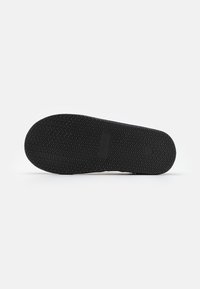 Pier One Chaussons - black