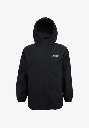 Schwarze wasserdichte Jacke mit Kapuze, langen Ärmeln, elastischen Bündchen und einem Logo auf der Brust. Glatte Textur mit einem minimalistischen Design.