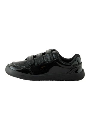 Sort lavtop sneaker med blank finish og tre justerbare velcroremme på hvid baggrund.