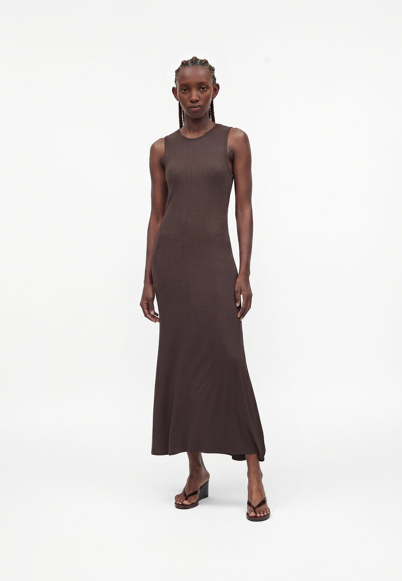 jacinth maxi dress in chocolate brown jersey JDY JDYMIRANDA - - brown/brown #cleo-heels-dk-leopard-mesh this dress promises to Rihoas V Neck Button Koko:XS