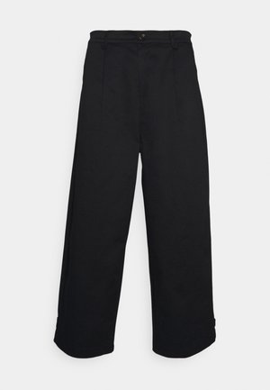 PLEAT CROPPED ADJUSTABLE - Kangashousut - black