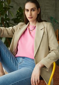 Minimum AARHUSI - T-shirt básica - sachet pink