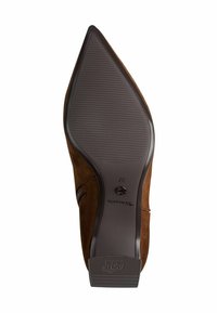 Scarpa in suede marrone con punta affusolata e suola in gomma texturizzata. Presenta una cerniera laterale e riflessi marroni lisci vicino al tacco. Taglia 37.