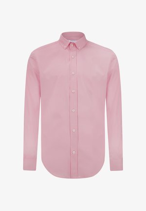 Camisa de manga larga rosa claro con cuello abotonado, que presenta un cierre frontal con botones y un dobladillo redondeado, hecha de una suave tela de algodón.