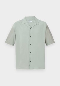 Unselected, iceberg green