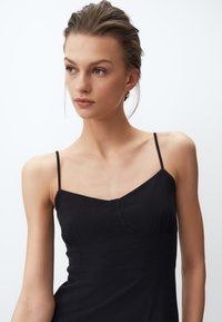 Jimmy Key MIDI WITH STRAPS AND FLAT SLITS - Jurk - black