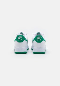 Nike Sportswear AIR FORCE 1 '07 - Matalavartiset tennarit - white/malachite