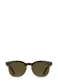 Occhiali da sole tartarugati con montatura a forma di occhi di gatto, lenti verdi scure e dettagli trasparenti marroni sulle aste, con branding discreto.