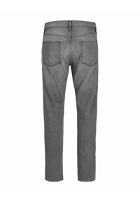 Szare dżinsy z denimu o prostym kroju nogawek, wyposażone w tylne kieszenie i prosty design. Tkanina ma subtelną teksturę.