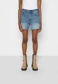 Madewell RELAXED MID LENGTH - Calções de ganga - kelton